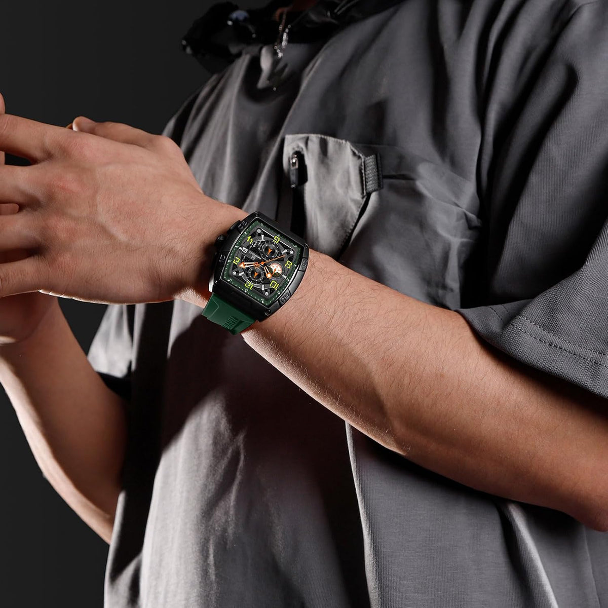 NAVIFORCE NF8052 Green Black watch on wrist